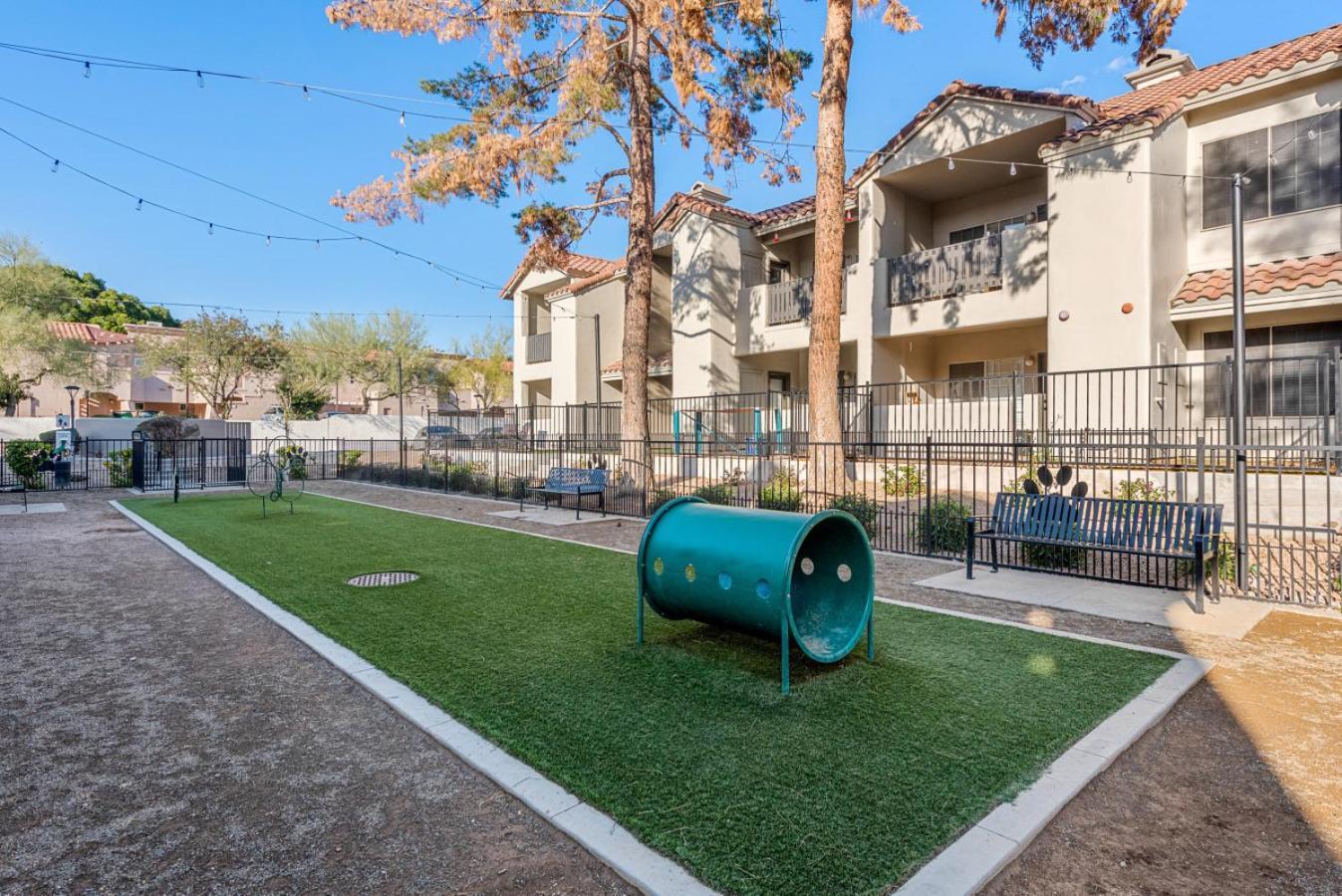 Charming 2br-pool, Yoga Rm, Gym, Cabanas, Bbqprkng Scottsdale