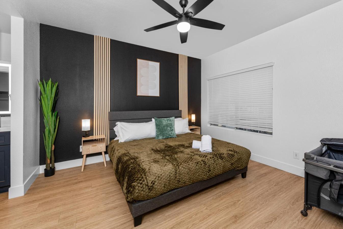 Charming 2br-pool, Yoga Rm, Gym, Cabanas, Bbqprkng Apartment Scottsdale